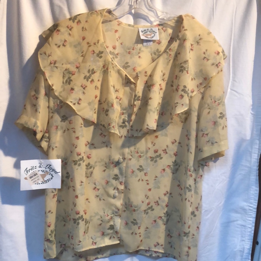 SALE🔥Fritz&Lloyd Blouse